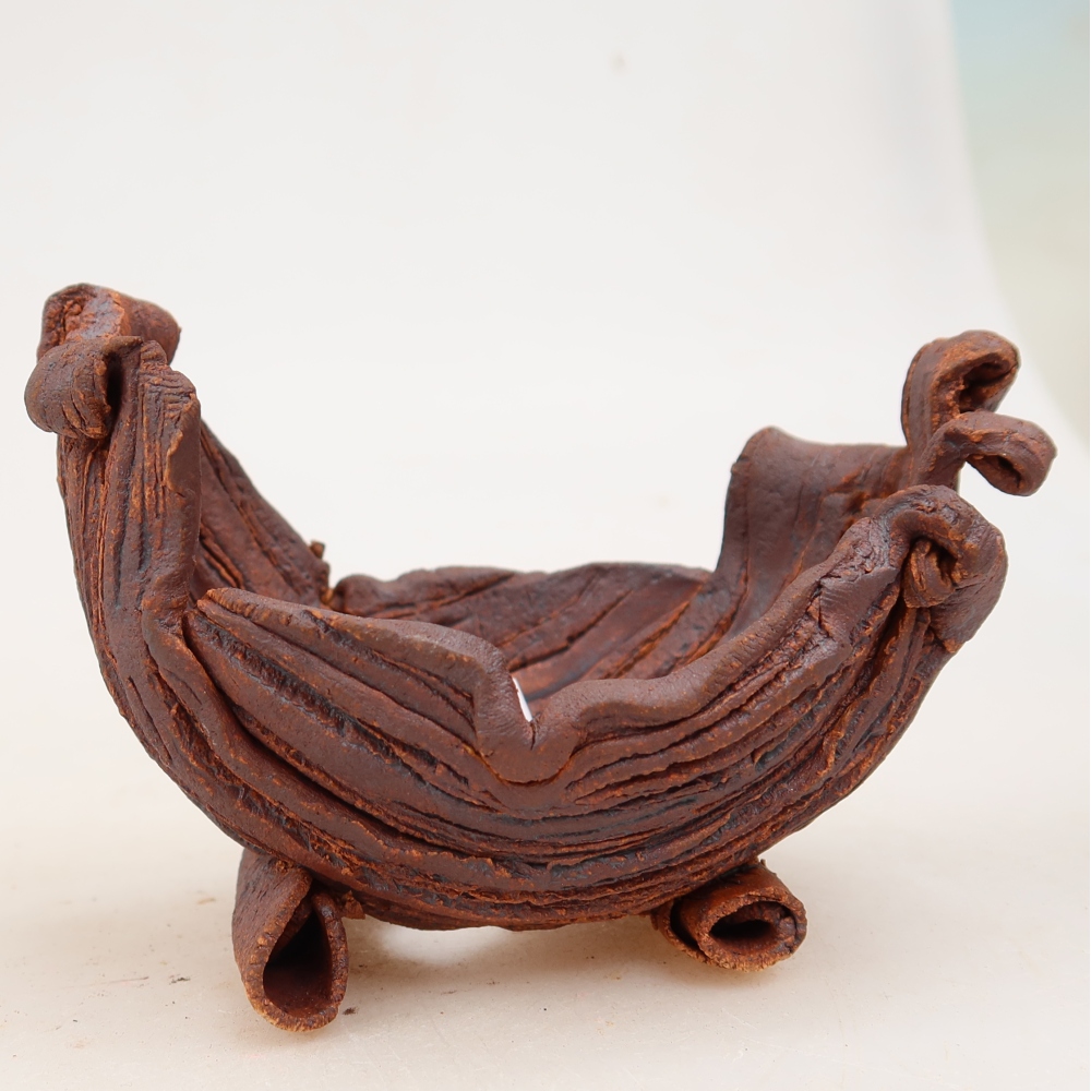 Kerámia héj  10 x 7,5 x 7 cm, barna színű