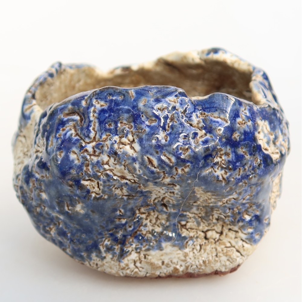 Kerámia héj  7,5 x 8 x 5,5 cm, kék-fehér színű