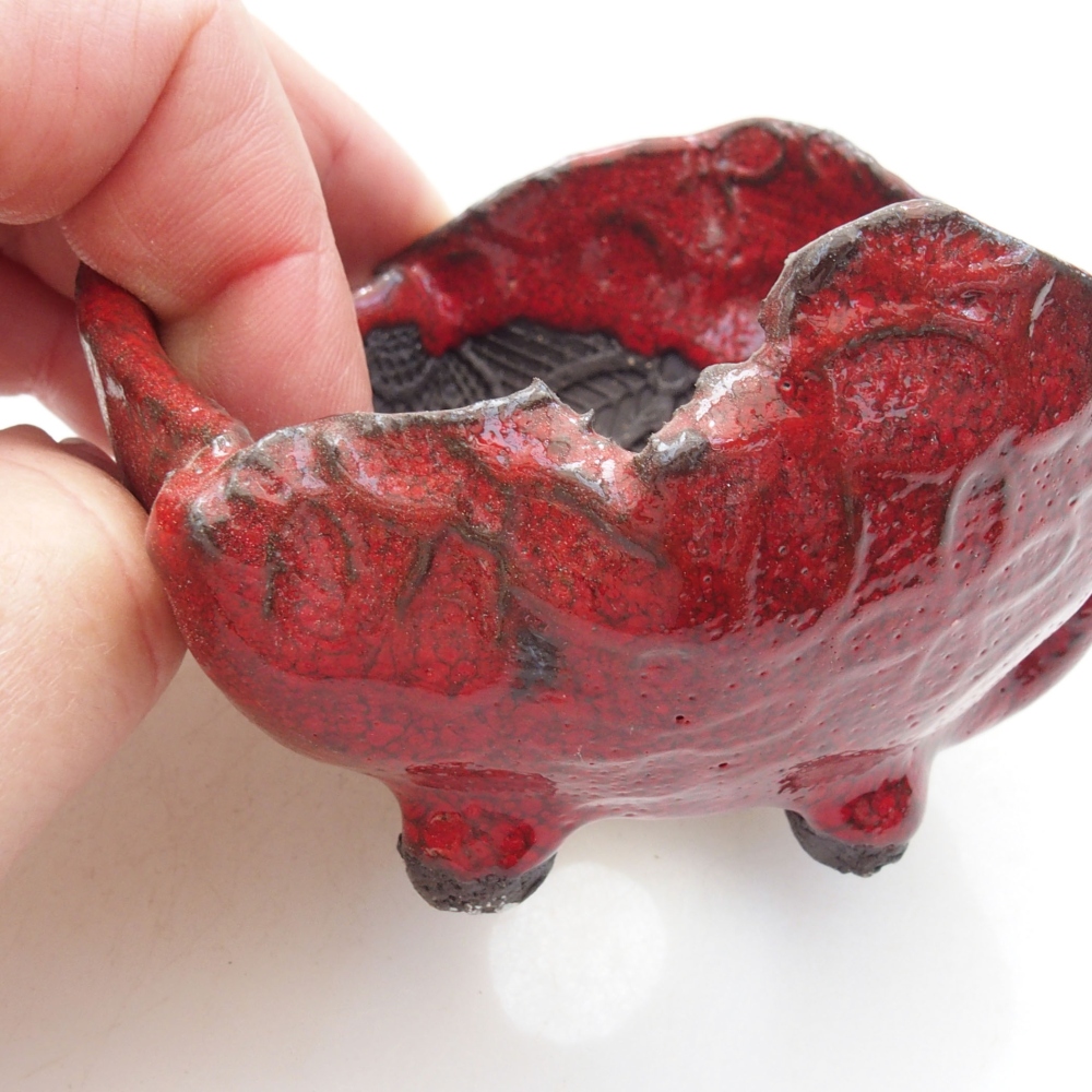 Kerámia kagyló 8 x 7,5 x 5,5 cm , piros színű