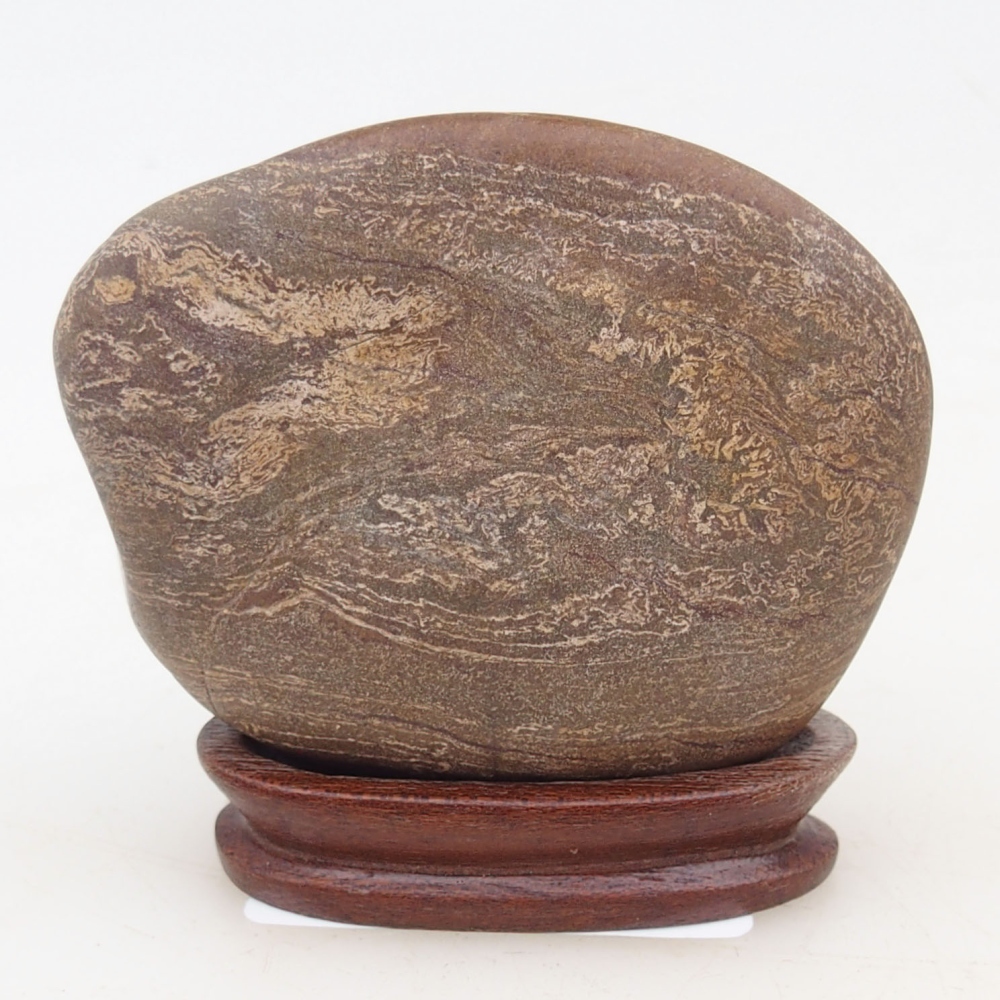 Suiseki - Kő DAI-val (fa alapon)