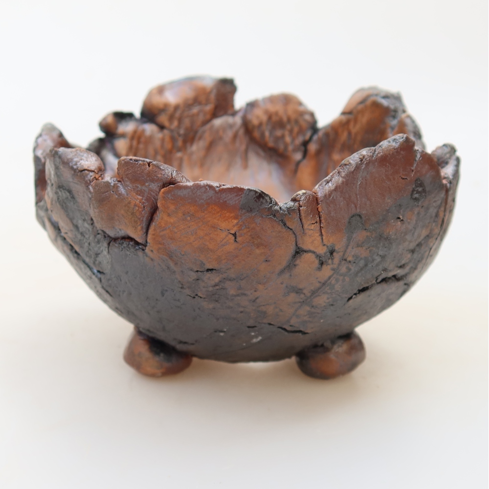 Kerámia tojáshéj, 10,5 × 10,5 × 7 cm, barna színű